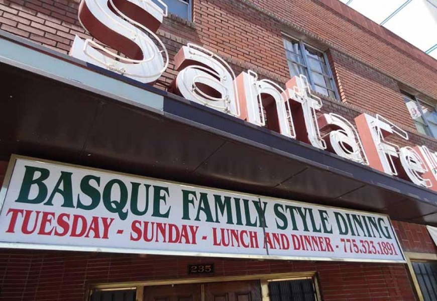 Fachada del Hotel Santa Fe, en Reno (Nevada), otro de los hoteles vascos más veteranos del oeste americano. Foto: euskalkultura.eus